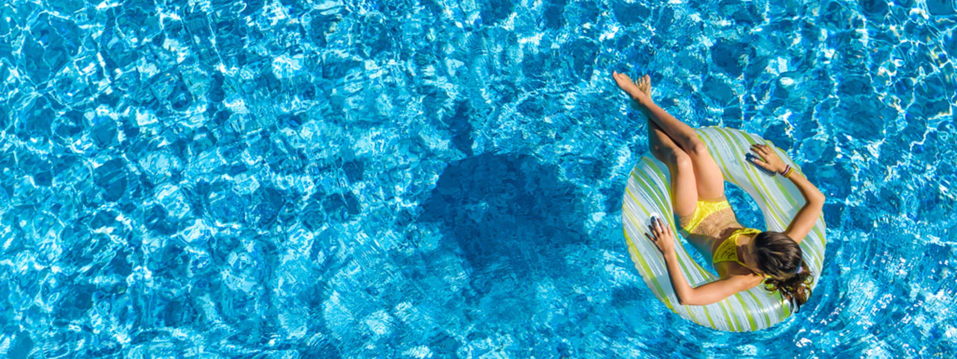 Photo piscine au camping - ©Shutterstock