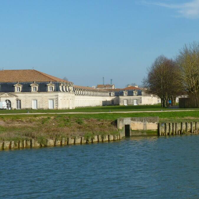 Am Ufer der Charente liegt die Königliche Seilerei ©FDHPA17