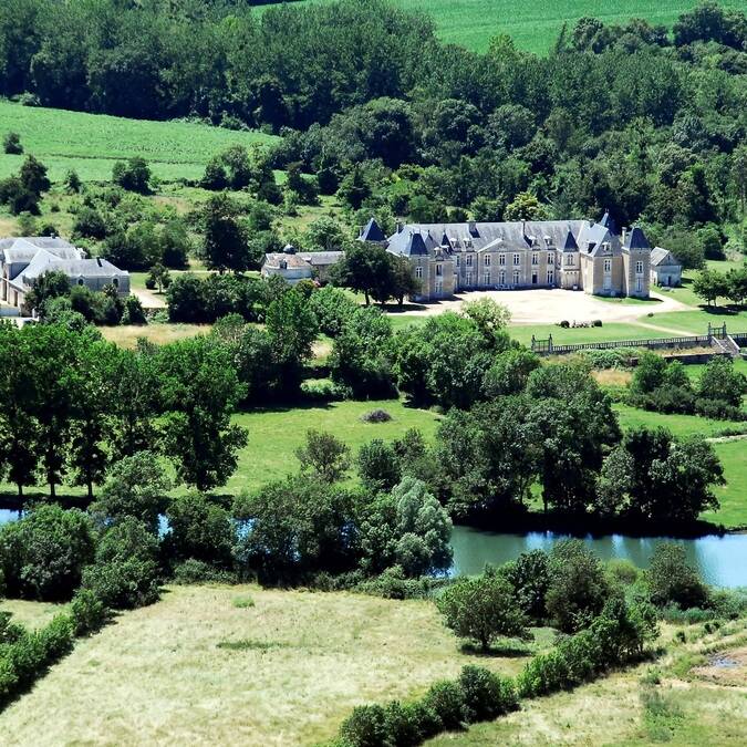 Luftbild des Château de Panloy - ©FDHPA17